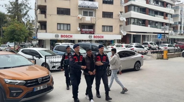 Kuşadası’nda Uzun Süredir Aranan Şüpheli JASAT Ekiplerince Gözaltına Alındı