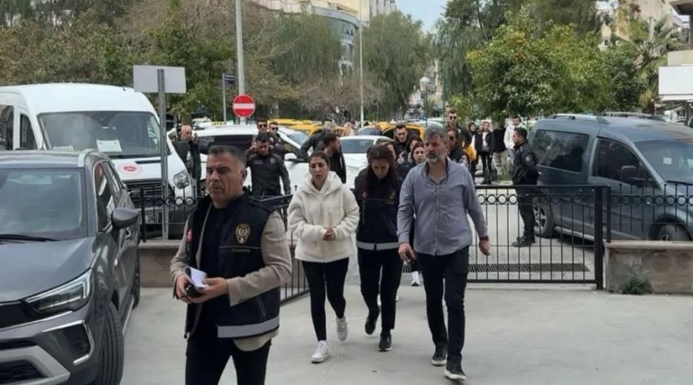 Kuşadası’nda Tapu Skandalı: 4 Kadın Gözaltında, Şantaj Planı Deşifre Edildi