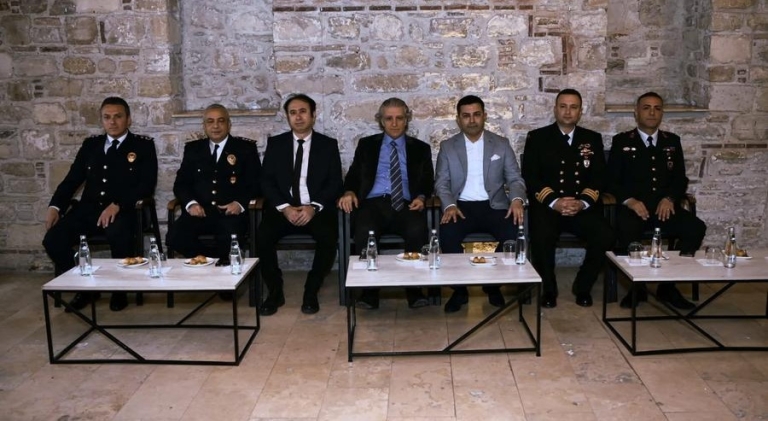 Birlik ve Beraberlik Mesajları: Kuşadası’nda Bayramlaşma Töreni Düzenlendi