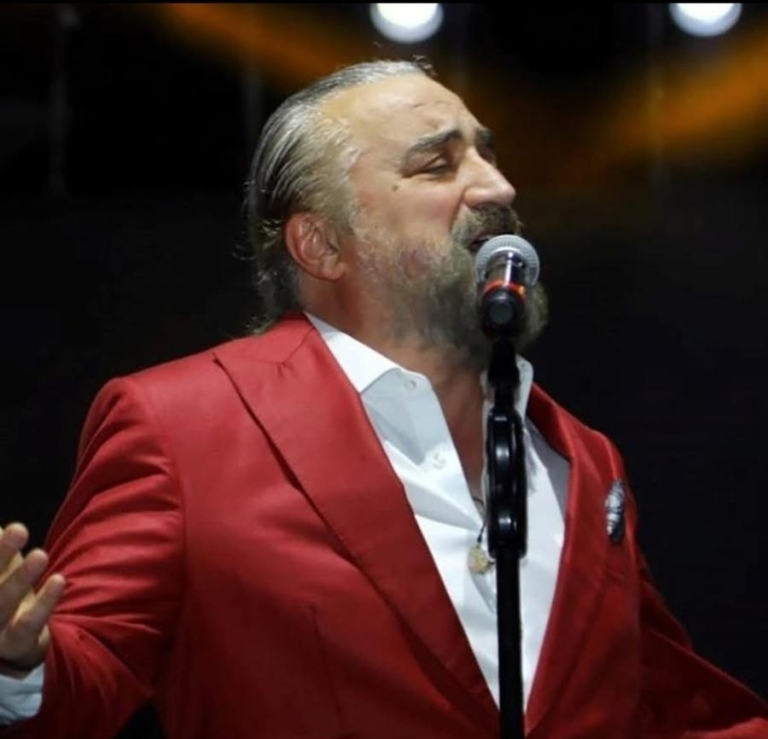 Türk Müziği Yıldızı Volkan Konak, KKTC’deki Konserinde Hayatını Kaybetti