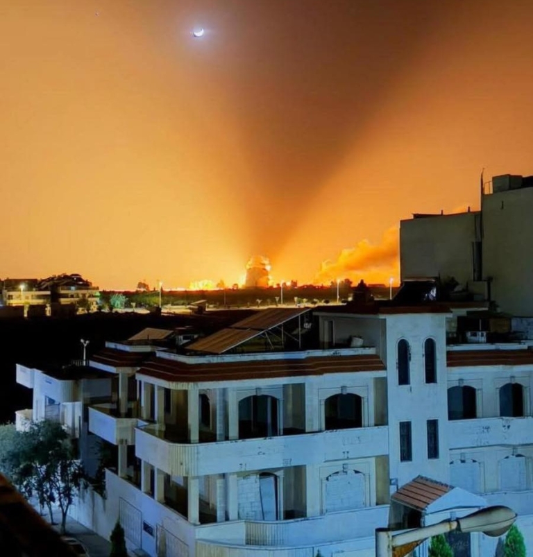 Orta Doğu’da Gerilim Tırmanıyor: İsrail, Hama Havaalanı’nı Bombaladı!