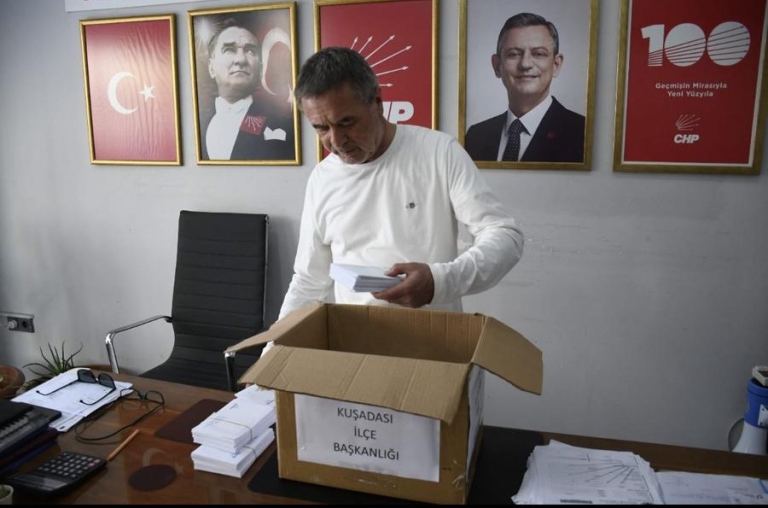 Kuşadası’ndan İmamoğlu’na 5651 Mektupluk Destek: “Tek Yürek, Tek Umut”
