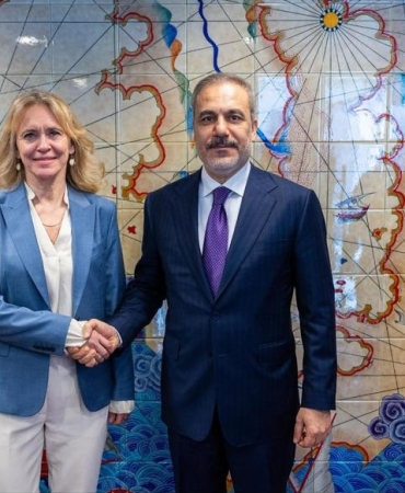 17438787401960439609