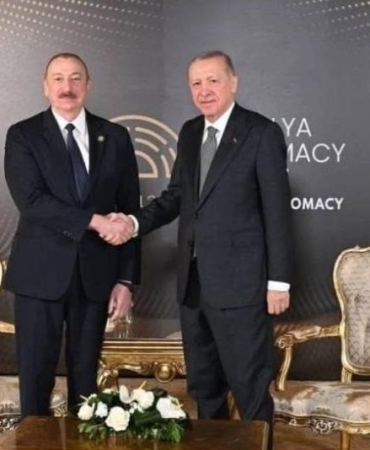 17444032371422665220