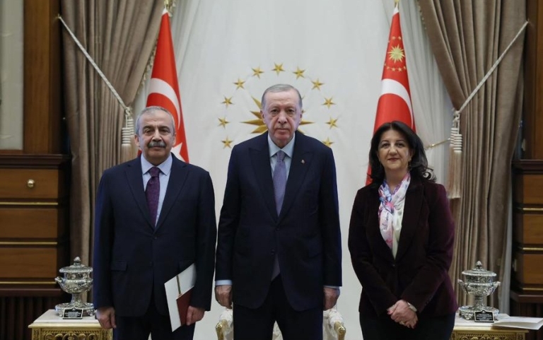 DEM Parti’den Yeni Hamleler: Siyasette Dönüm Noktası mı Geliyor?