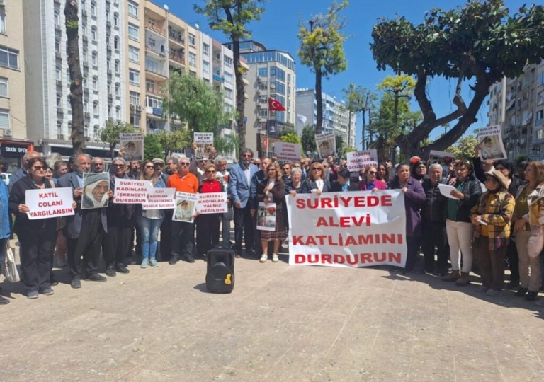 Kadınlar Barış İçin Bir Araya Geliyor: Suriye’deki Şiddete Karşı “Barış Duvarı” Eylemi