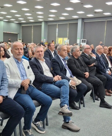 17445893621961855360