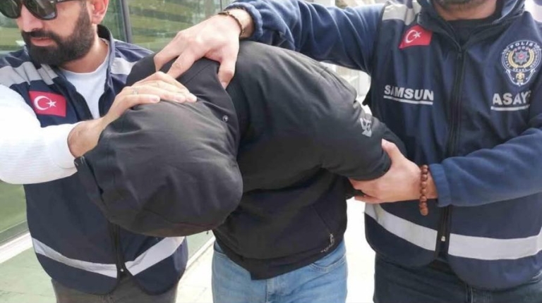 Samsun’da Karısını Sokak Ortasında Öldüren Zanlının Yeğeni Tutuklandı