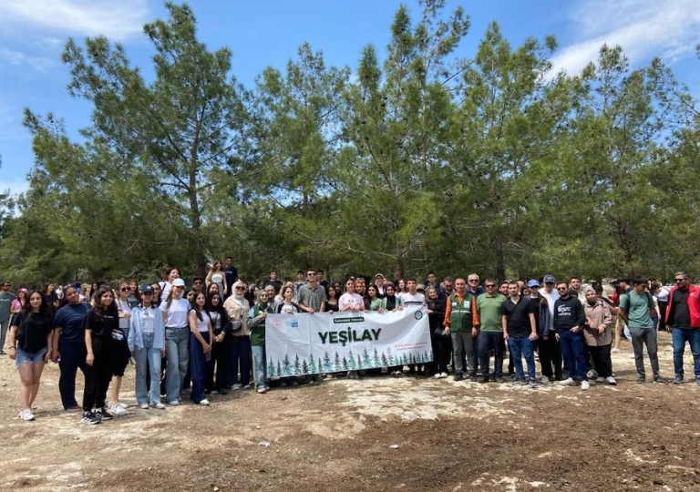 Bir Fidan Bin Umut: Gençler Gelecek İçin Ağaç Dikti