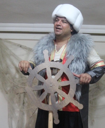 17458930311608325799