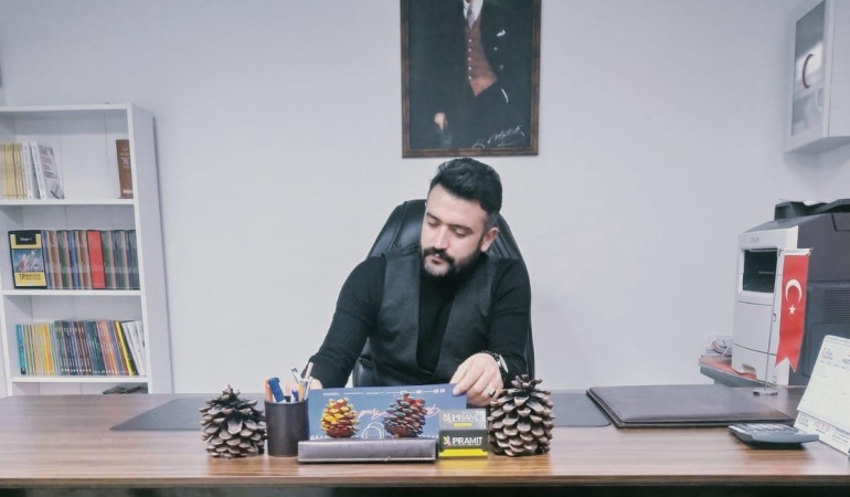 17466510441885396801