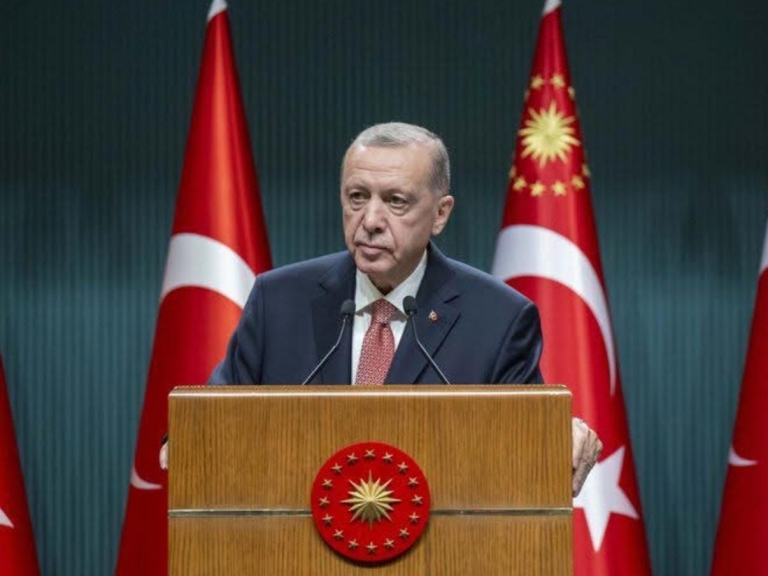 Siyasetin Zirvesinde Gerilim: Erdoğan’dan Özgür Özel’e Ağır Eleştiri