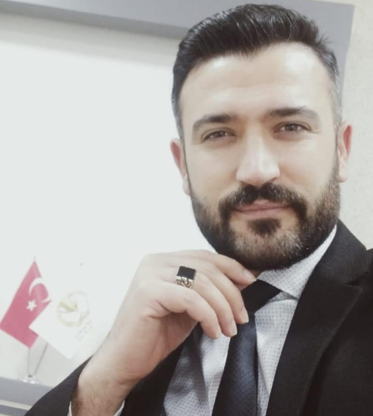 Çanakçı’dan Sarayda Tasarruf Tepkisi: “Halk Sıkılırken Sarayda Şatafat Olmaz!”