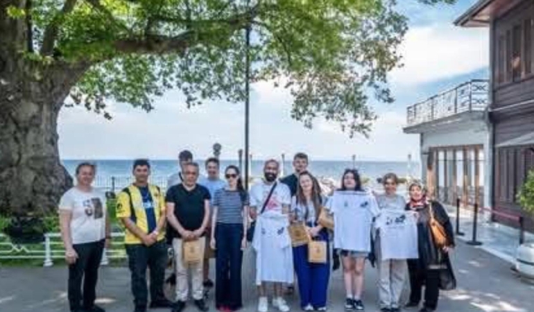 17487276751708828401