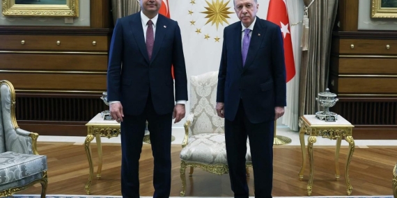 Külliye’de Sürpriz Görüşme: Erdoğan, Saadet Lideri Arıkan’ı Kabul Etti
