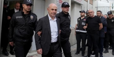 17492575831353042227