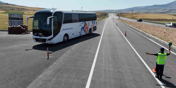Jandarma Yolcu Kılığına Girdi, Otobüs Sürücüsünü Takip Etti!