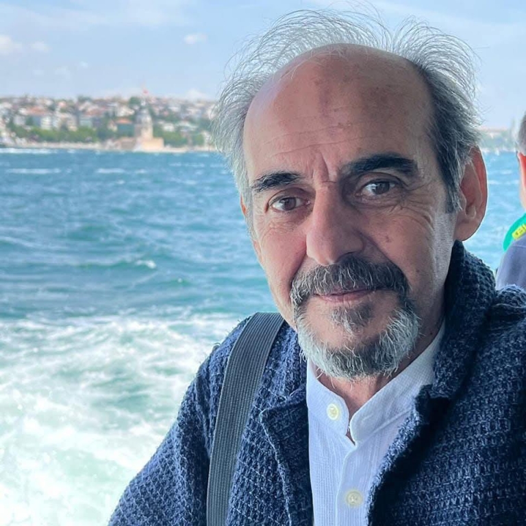 Tiyatro Yazarı Halil Uzel’den Ulusal Başarı: Birincilik Ödülü Sahibi Oldu