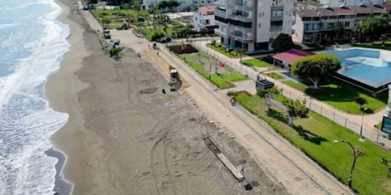 Mezitli Sahili’nde Kaos Bitiyor: Belgesiz İşletmelere Karşı Büyük Operasyon