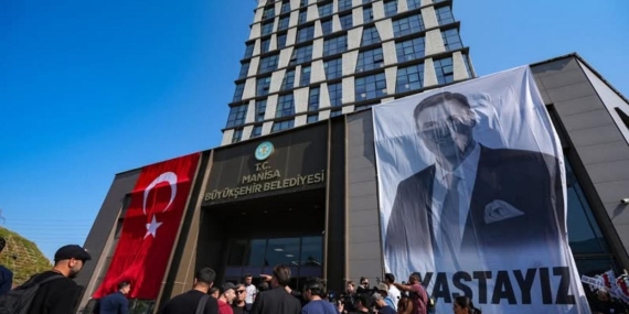 Manisa Yasta: Başkan Ferdi Zeyrek’in Ani Vefatı Kenti Hüzne Boğdu