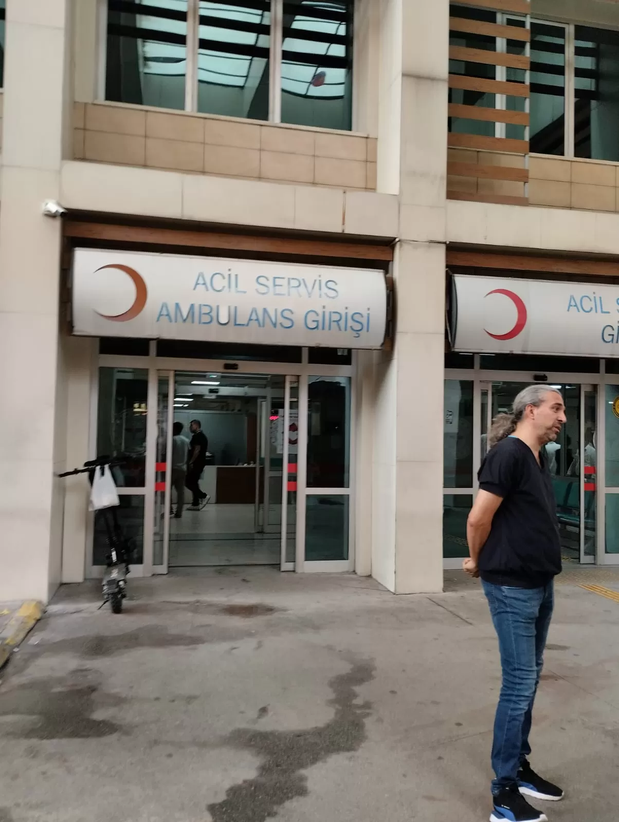 ACİLDE CANIN YANIYORSA, SESİNİ DUYURMAK İÇİN BAĞIRMAK MI GEREKİYOR?